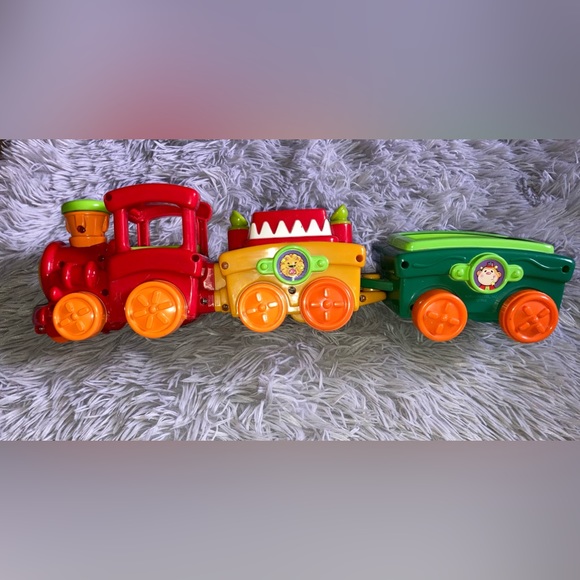 Fisher Price ‘04 Peek a Boo Blocks Train, + 5 Little People + 1998 Circus Train - Picture 3 of 7